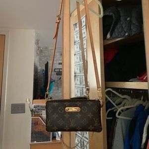 Louis Vuitton Mila porchette bag